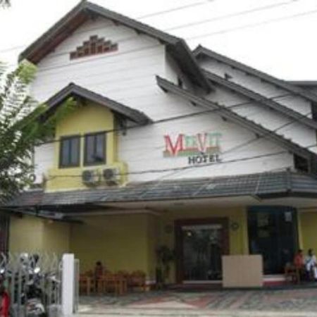 Mervit Hotel Padang  Extérieur photo