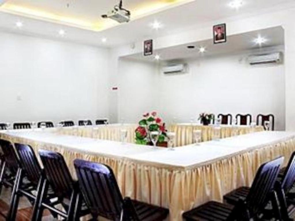 Mervit Hotel Padang  Extérieur photo