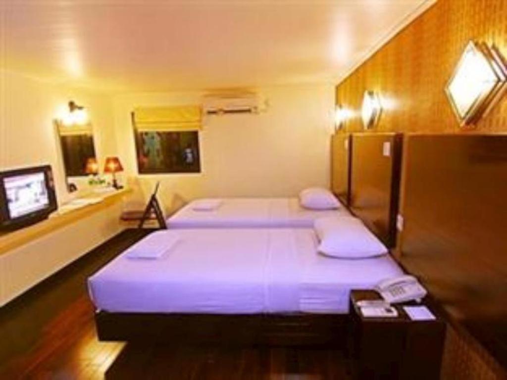Mervit Hotel Padang  Extérieur photo