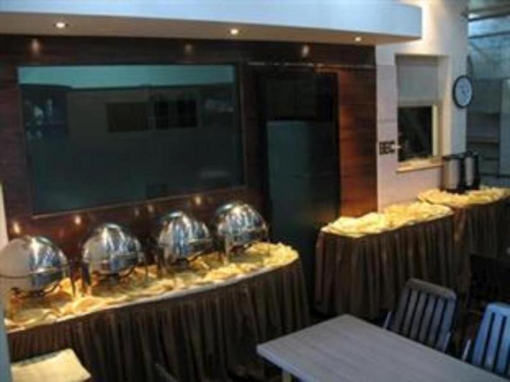 Mervit Hotel Padang  Extérieur photo