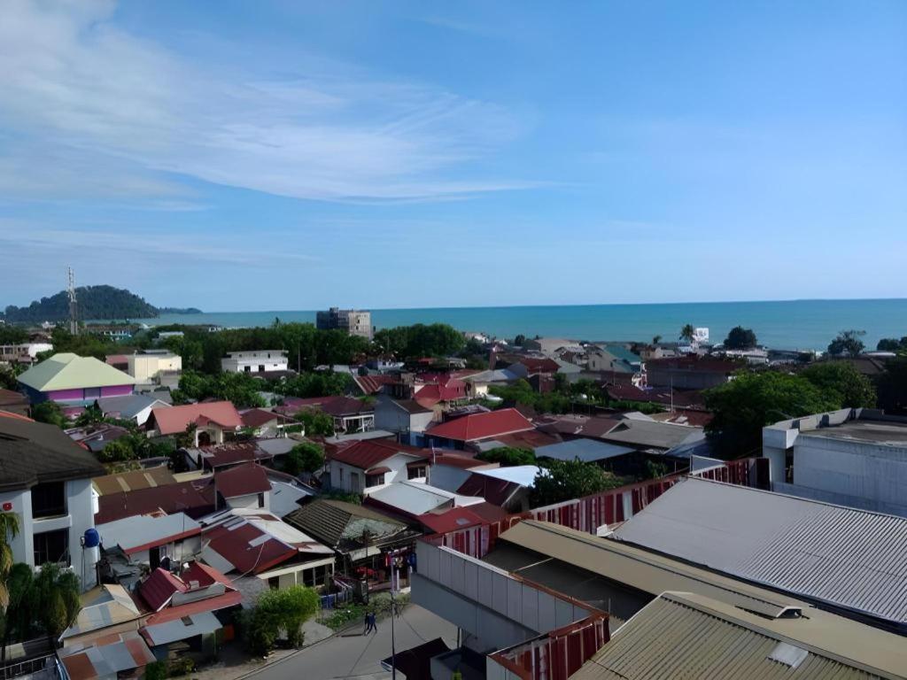 Mervit Hotel Padang  Extérieur photo
